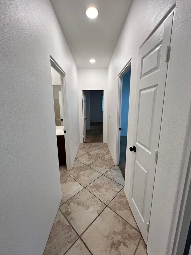 Building Photo - 50342 San Capistrano Dr