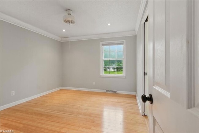 Building Photo - 1002 Phineas Dr