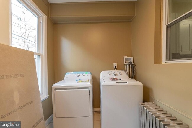 Building Photo - 2023 S 22nd St