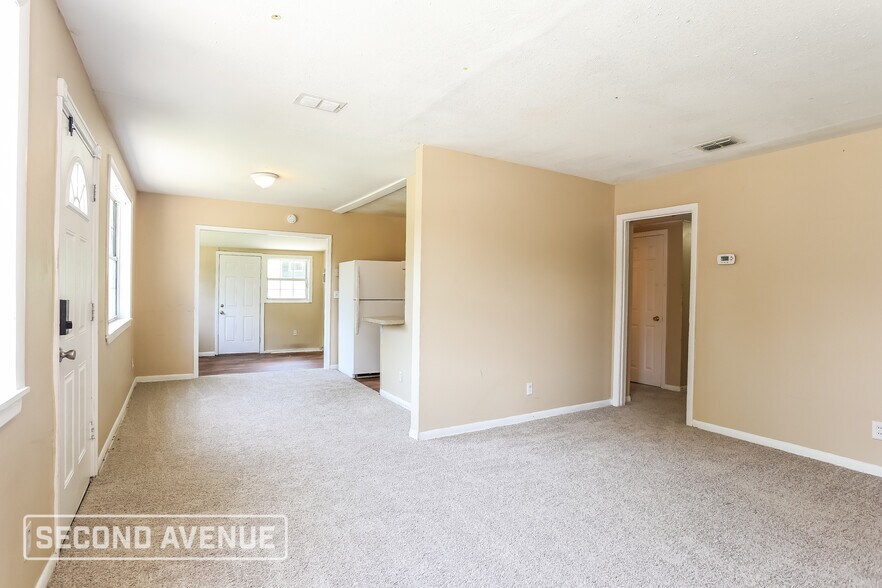 Building Photo - 6815 Bambi Ln