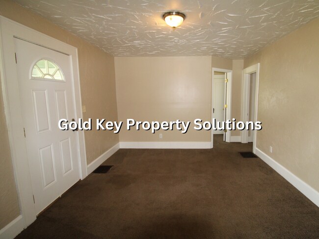 Building Photo - 3 BR 1 BA House with Enclosed Front Porch ...