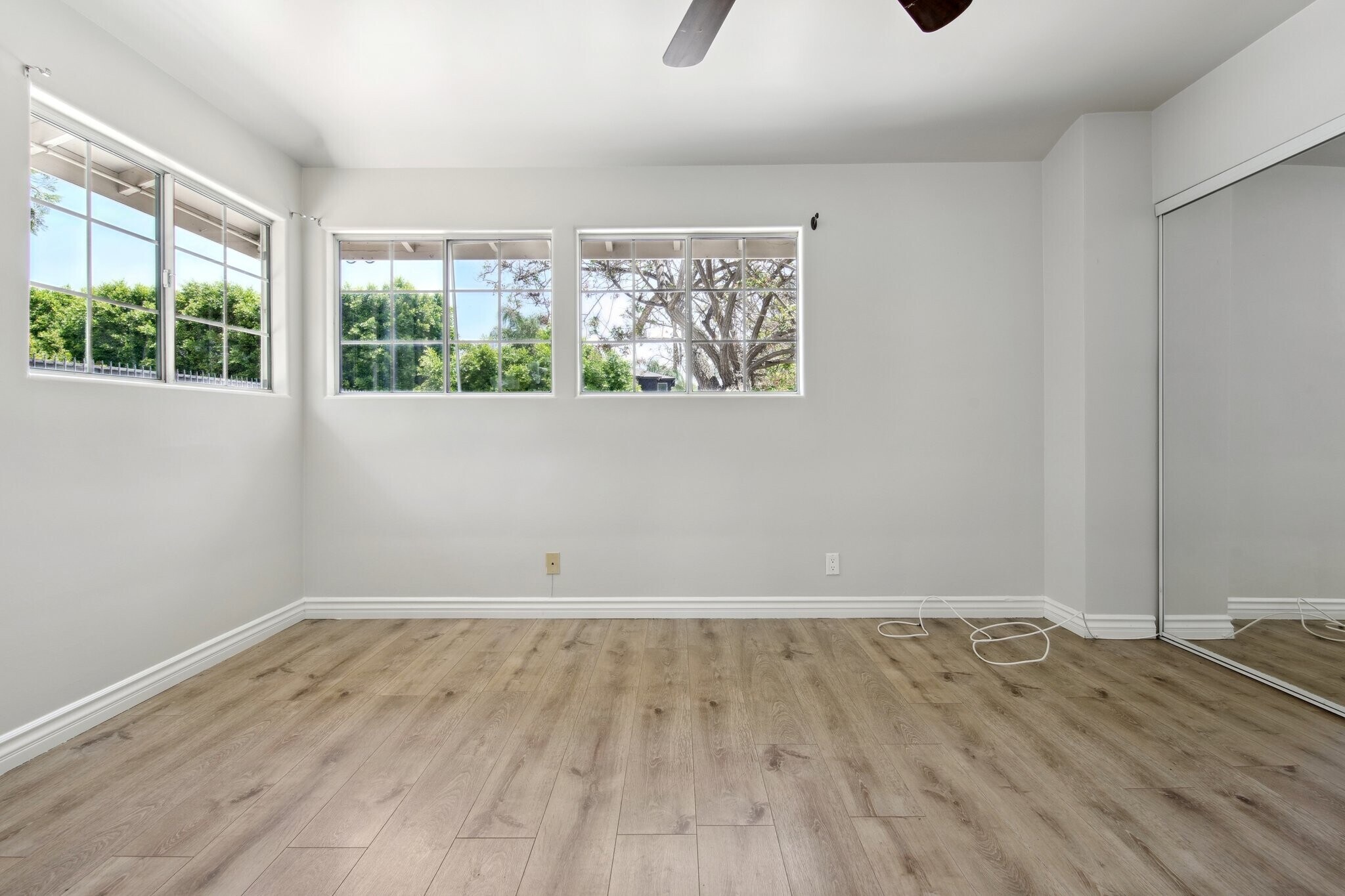 Building Photo - 8835 Paso Robles Ave