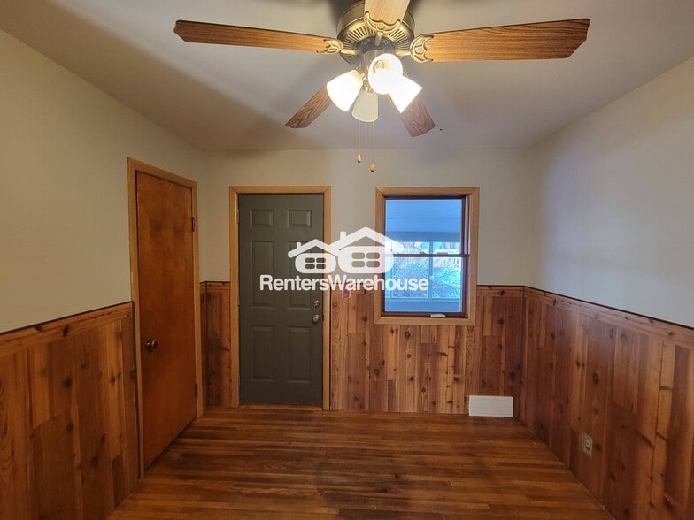 Building Photo - 401 2nd Ave SW