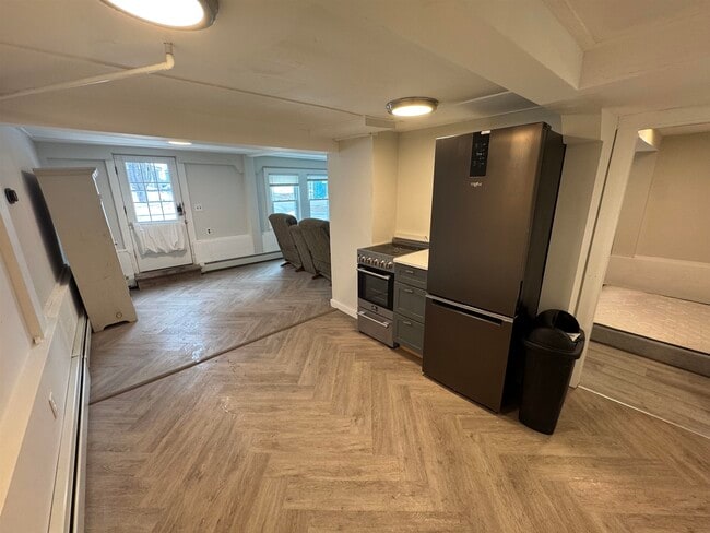 Building Photo - 157 Hills Beach Rd