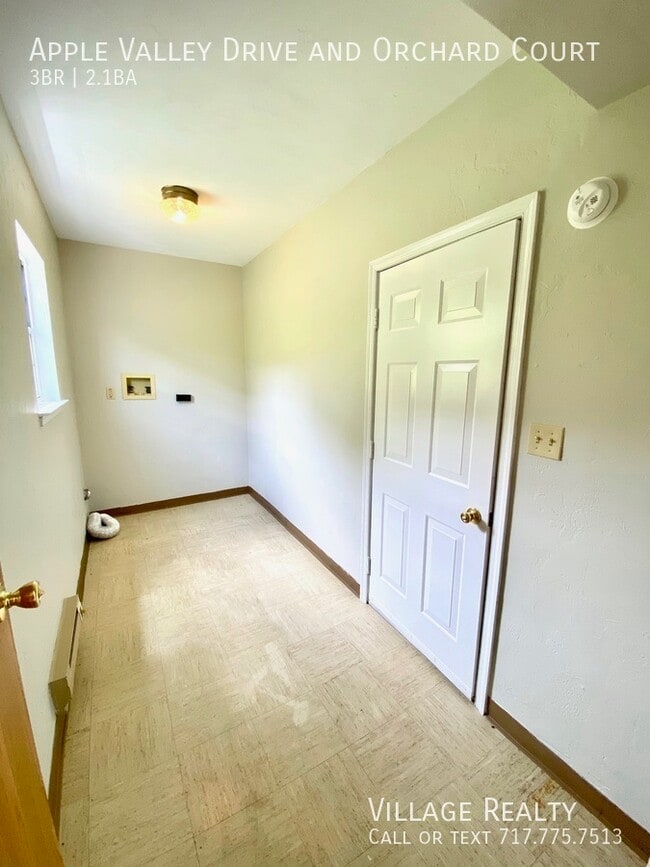 Building Photo - 710 Apple Valley Dr
