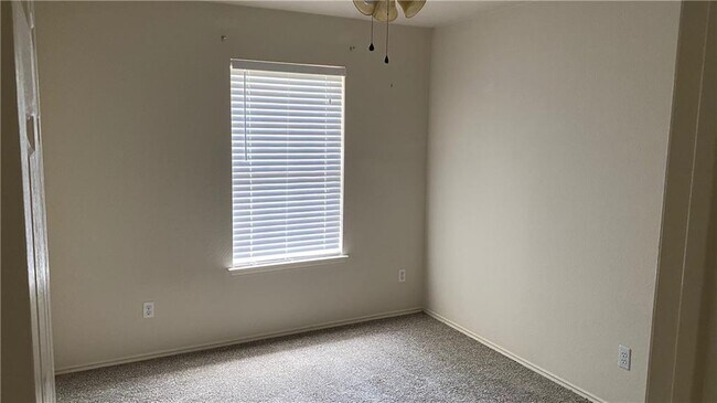 Building Photo - 1229 Vincent Pl