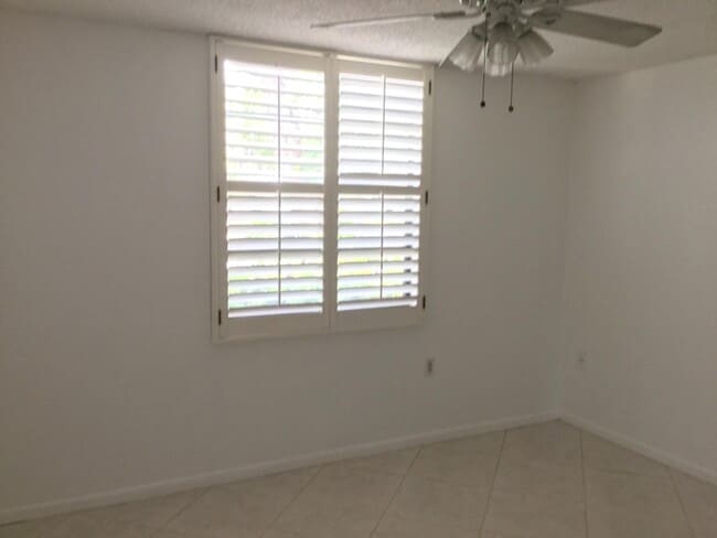 Building Photo - 3636 Whitehall Dr