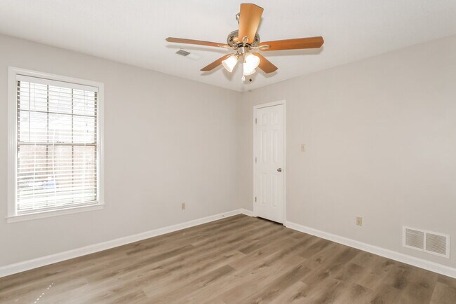 Building Photo - 5818 Southbend Ln