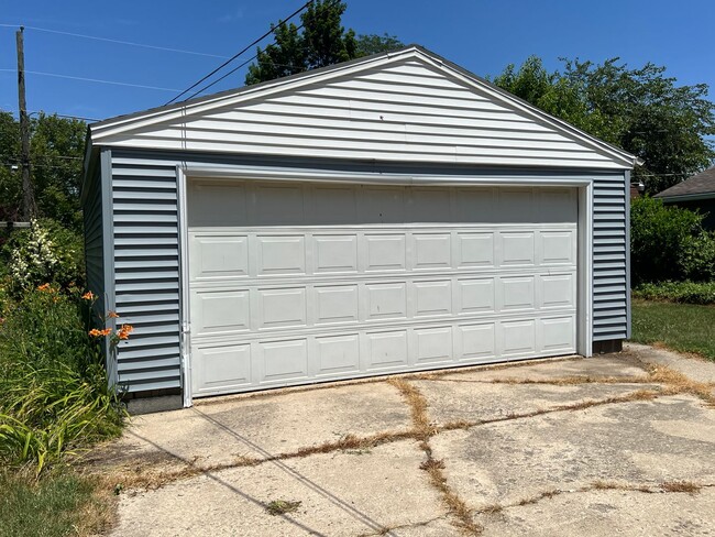 Building Photo - 3br/1 bath ranch in Niles