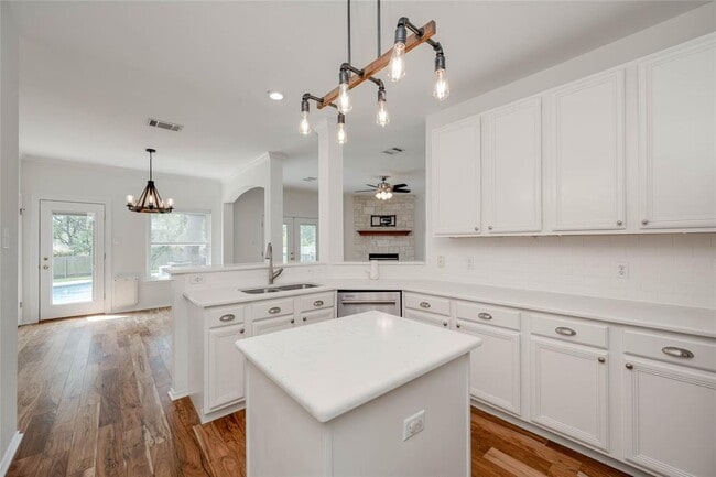 Building Photo - 8621 Neider Dr
