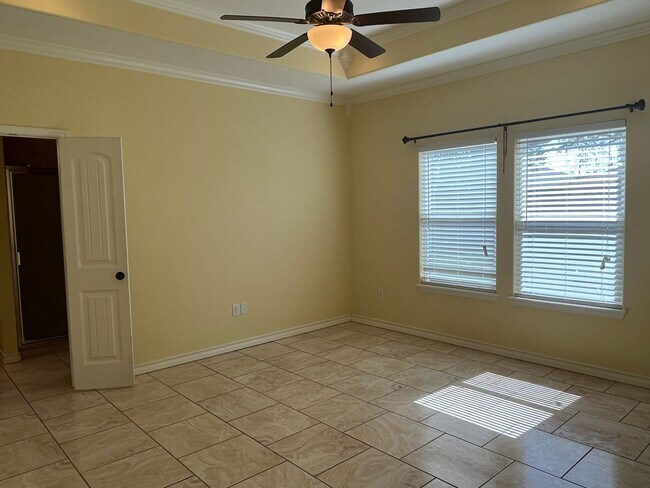 Building Photo - 2565 Sands Dr