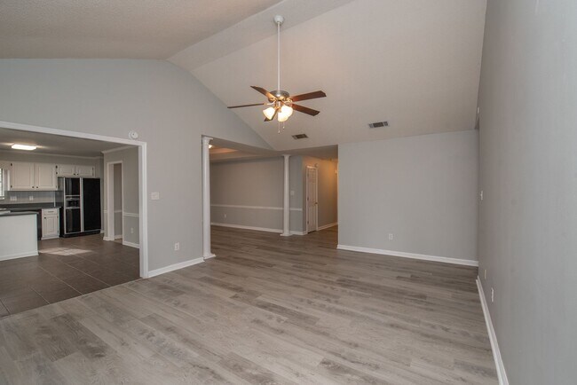 Building Photo - Updated 3 BR/2 BA - 10 Minutes From Gate 5 @ Ft. Gordon