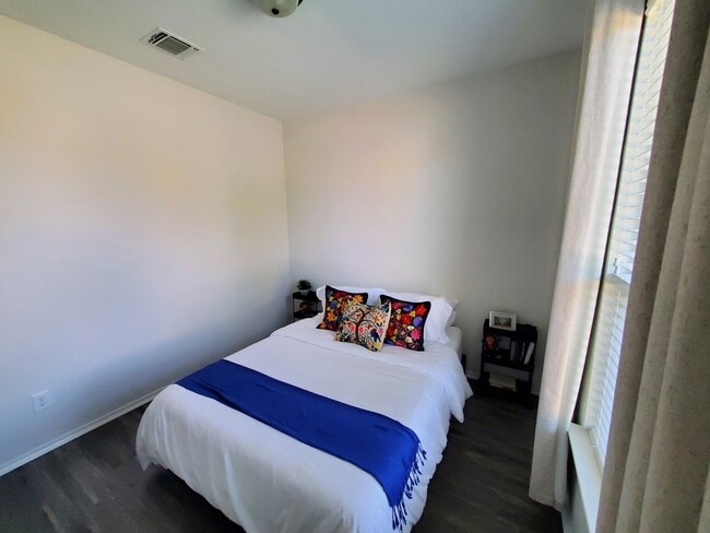 Building Photo - 14120 James Garfield St