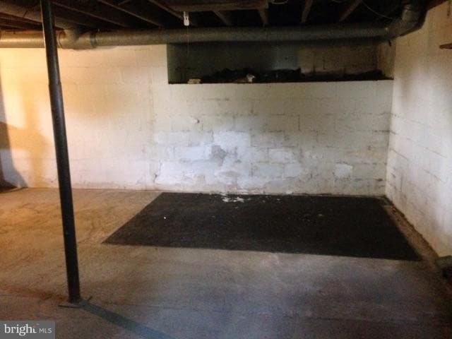 Building Photo - 10118 Dahlgren Rd