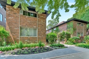 Building Photo - 5440 S Kimbark Ave