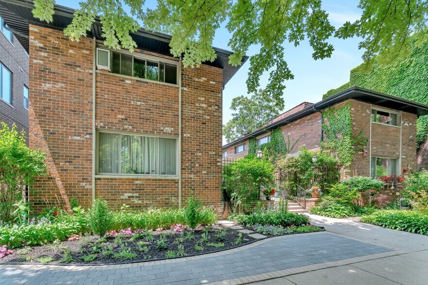 Building Photo - 5440 S Kimbark Ave