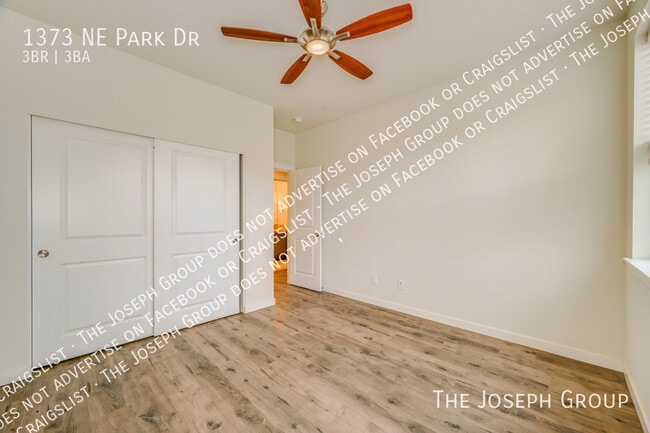 Building Photo - 1373 NE Park Dr