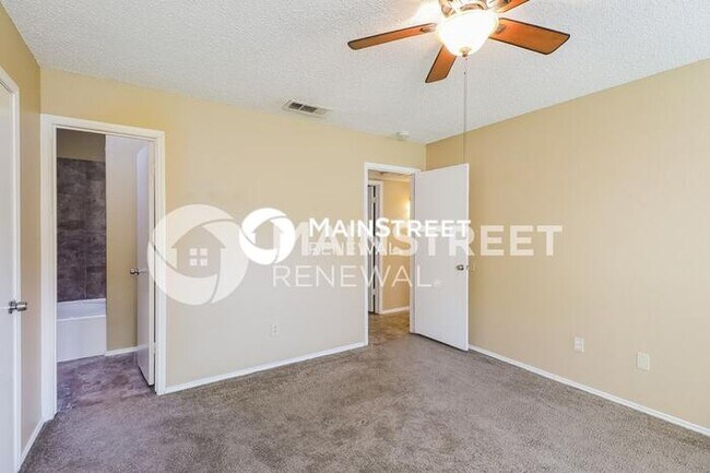 Building Photo - 3 Bedroom Pet-Friendly Home in Cedar Hill,...