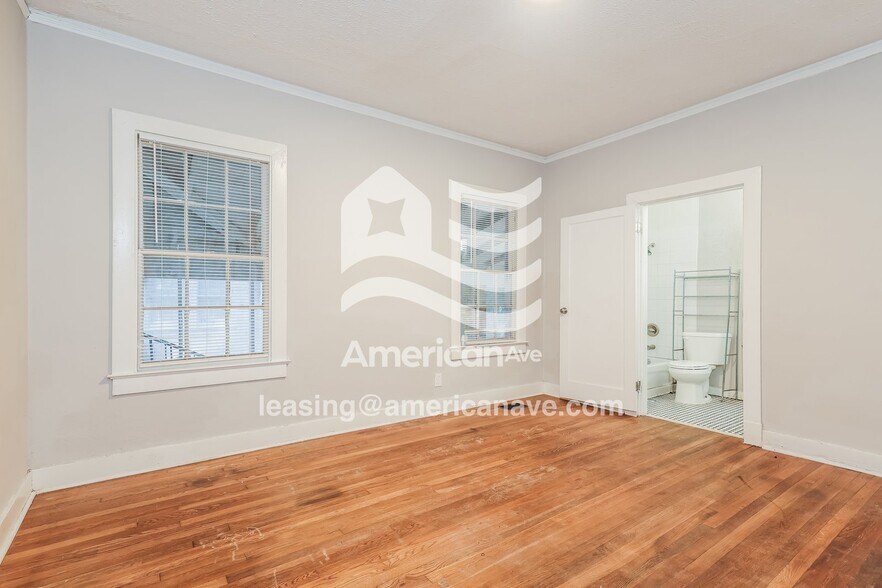 Building Photo - 465 E Ridgeway St