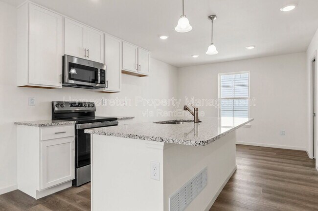Building Photo - 176 Canal Cottage Aly
