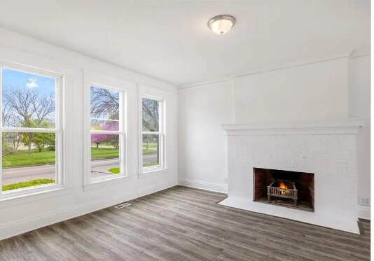 Building Photo - 216 Holbrook