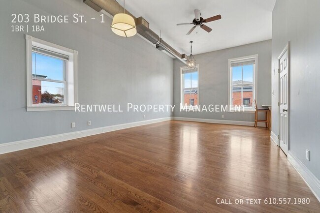 Building Photo - 203 Bridge St