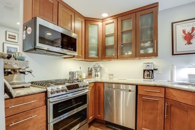 Building Photo - 154 W 3rd St