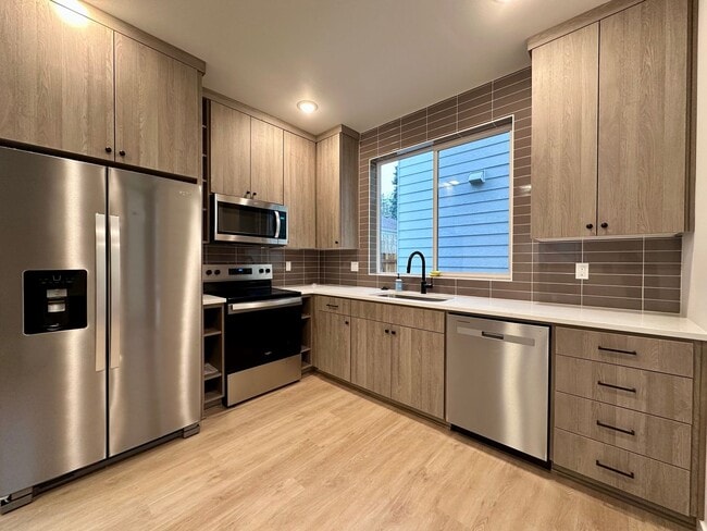 Building Photo - Brand New Built Single-Family Home in Powellhurst-Gilbert!