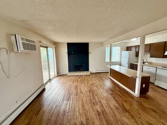 Building Photo - 1st & 2nd Floor, 1ST MONTH 1/2 OFF SPECIAL...