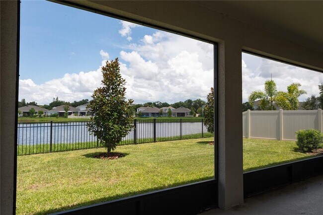 Building Photo - 16619 Mooner Plank Cir