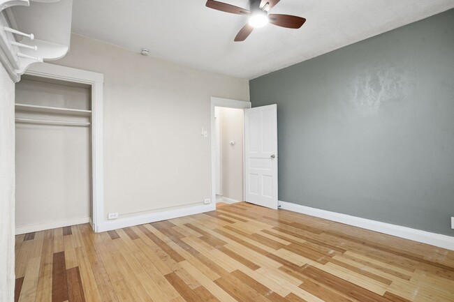 Building Photo - **Private Bloomfield 2BR Retreat – Walk to Liberty Ave, Steps from It All (15224)**