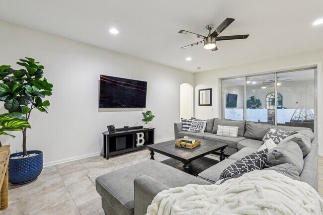 Building Photo - YOUR DREAM RENTAL HOME AWAITS!