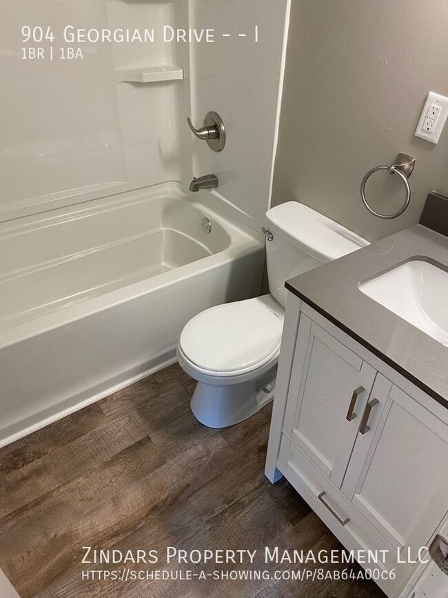 Building Photo - 904 Georgian Dr