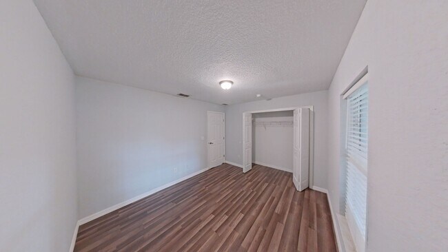 Building Photo - Beautiful 3 Bedroom Home for Rent in Hidden Lake – SW Ocala