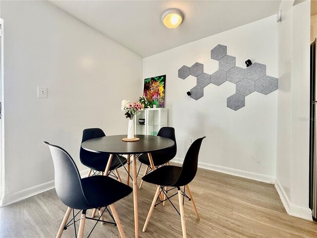 Building Photo - 2507 N Alafaya Trail