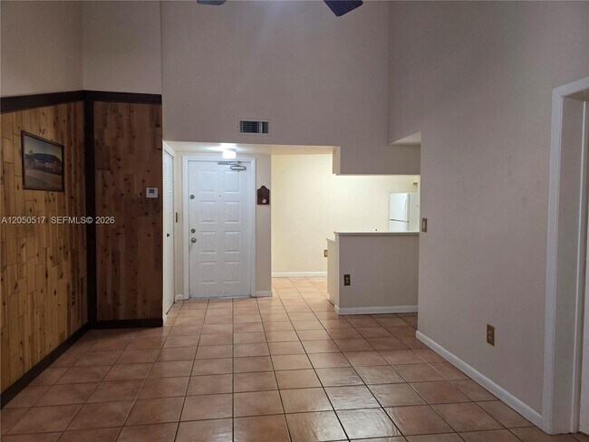Building Photo - 15545 Miami Lakeway N