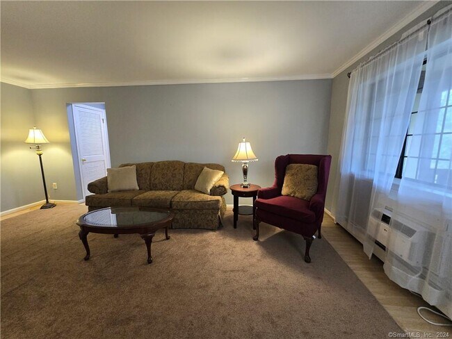 Building Photo - 22 Essex Ct