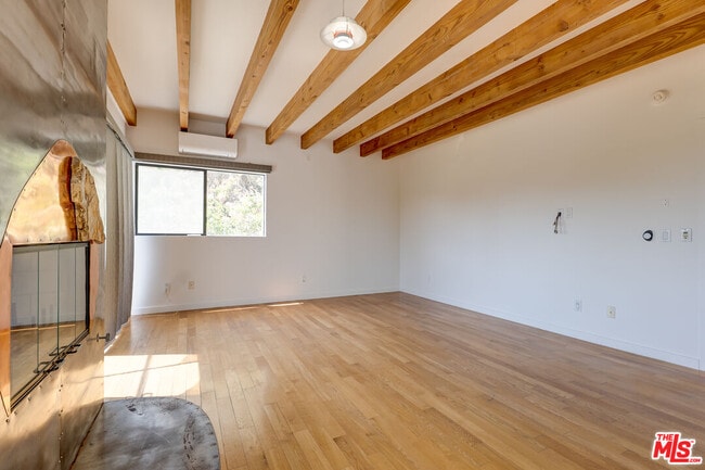 Building Photo - 2216 Bancroft Ave