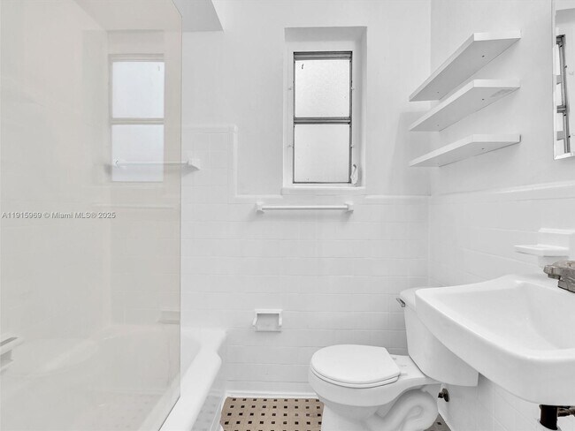 Building Photo - 821 Jefferson Ave