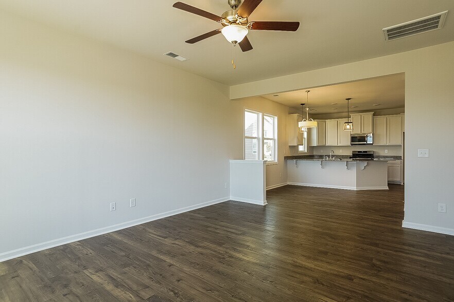 Building Photo - 745 Justify Lp