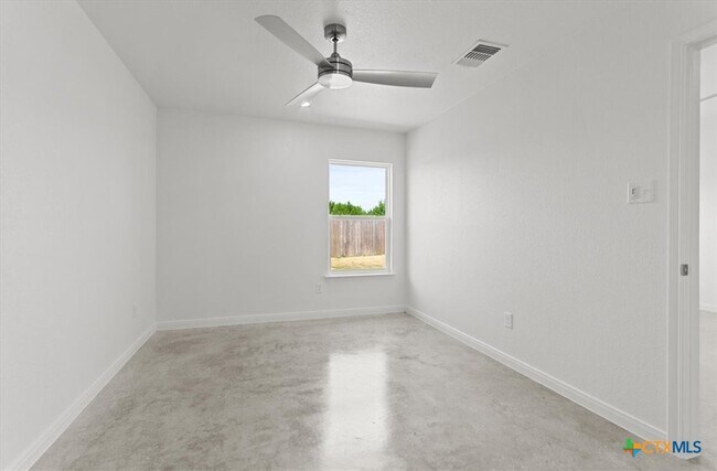 Building Photo - 911 Sevenleaf Ln