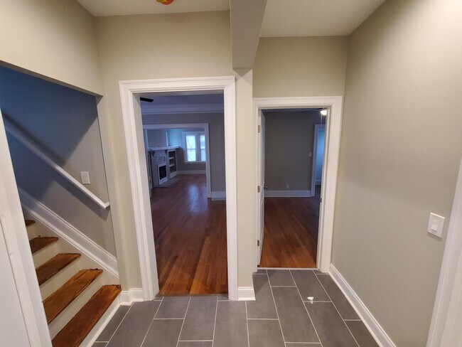 Building Photo - 2914 Hurlbut St