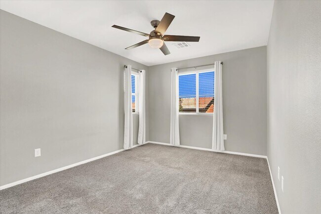 Building Photo - 6732 Journey Hills Ct