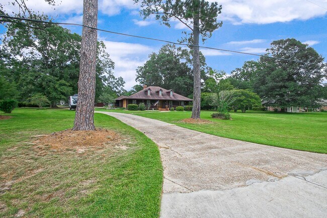 Building Photo - 12723 Pleasant Ridge Dr