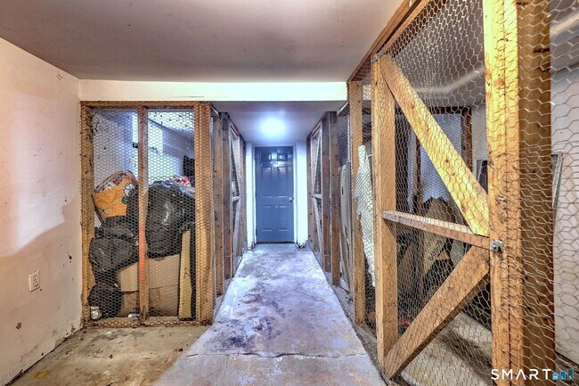 Building Photo - 86 Avery St