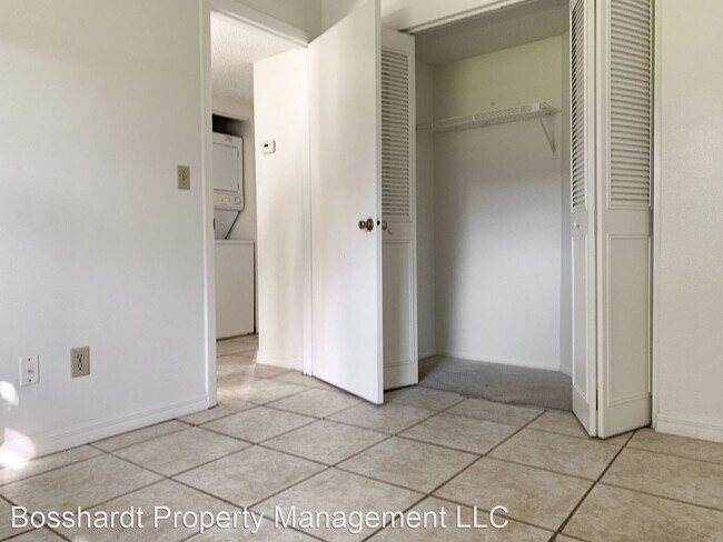 Building Photo - 3 br, 2 bath House - 450 Fairways Cir A103