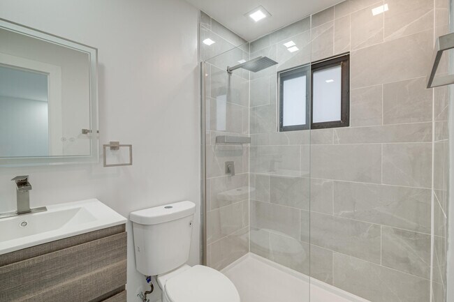 Building Photo - 1126 NW 4th Ave