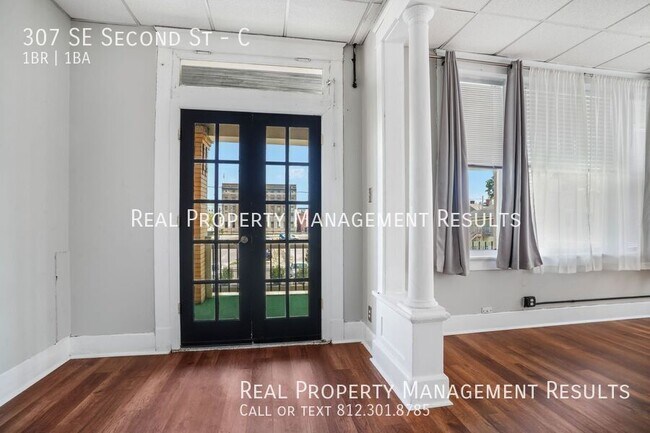 Building Photo - 307 SE Second St-C