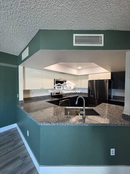 Building Photo - 1836 N Stapley Dr