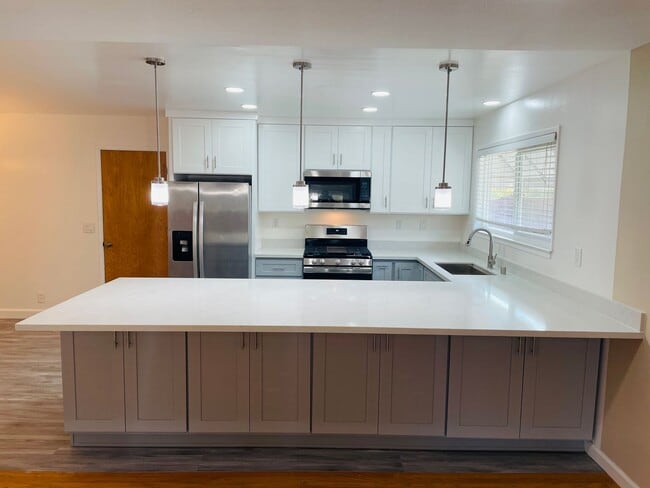 Building Photo - Beautiful 3bed/2ba house on Cul-de-sac. Great location with Cupertino Schools.